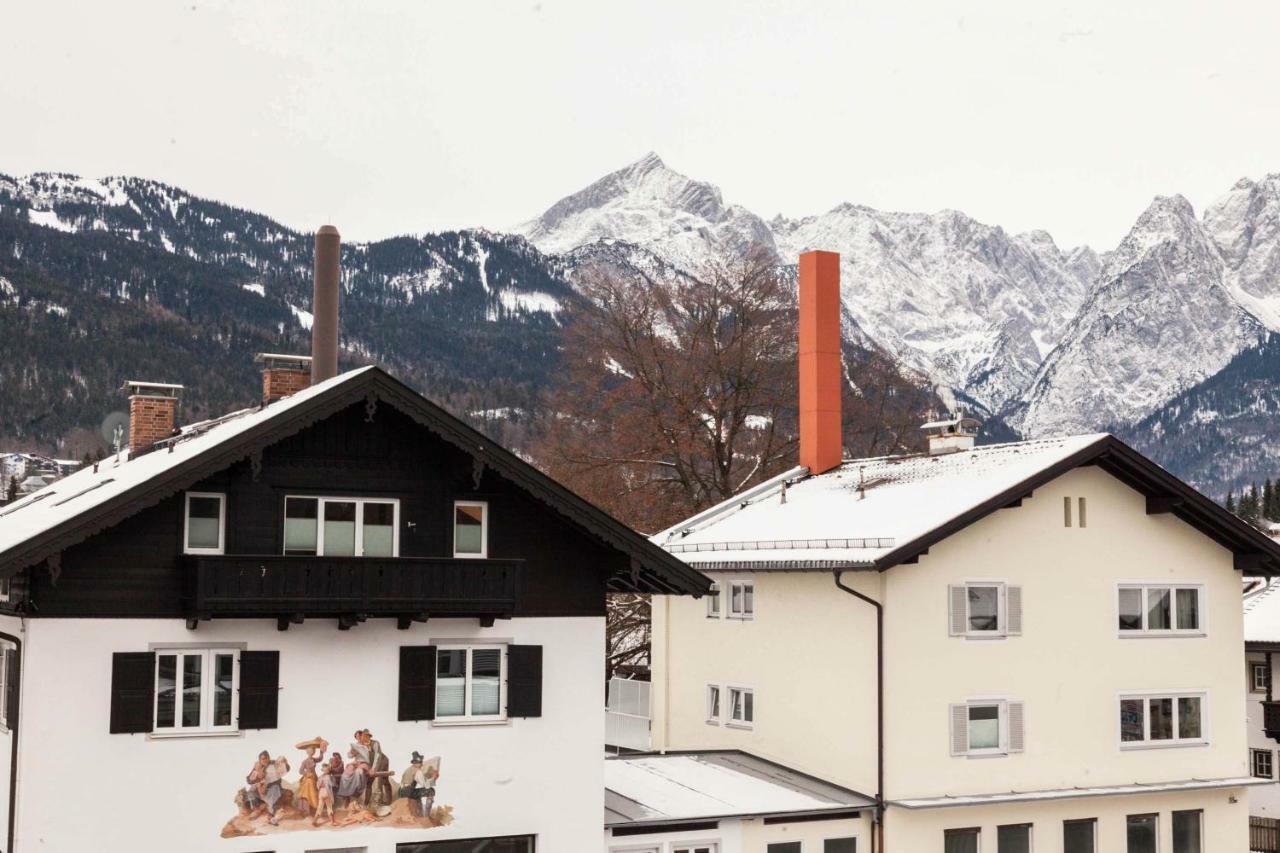 Ferienhaus Butterfly ガルミッシュ・パルテンキルヒェン エクステリア 写真